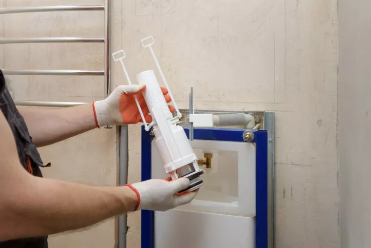 Changement de chasse d'eau sur un WC suspendu dans une salle de bain ancienne : à qui faire appel ?, Montendre, B.D.M VENTILATION